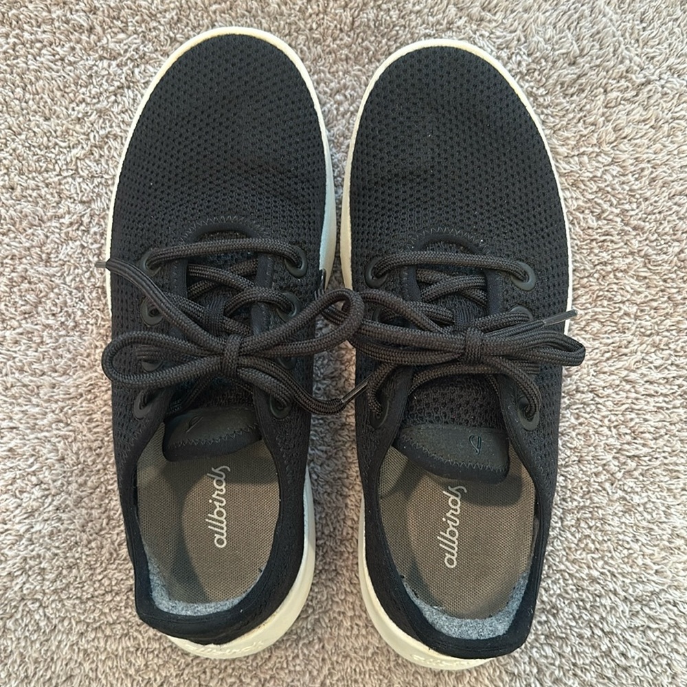 ALLBIRDS Tree Runners tennis shoe